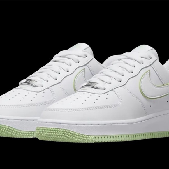 Nike Air Force 1 '07, NIB, Tennis Shoes Mens Size 14/Women’s 15.5 - Picture 1 of 16